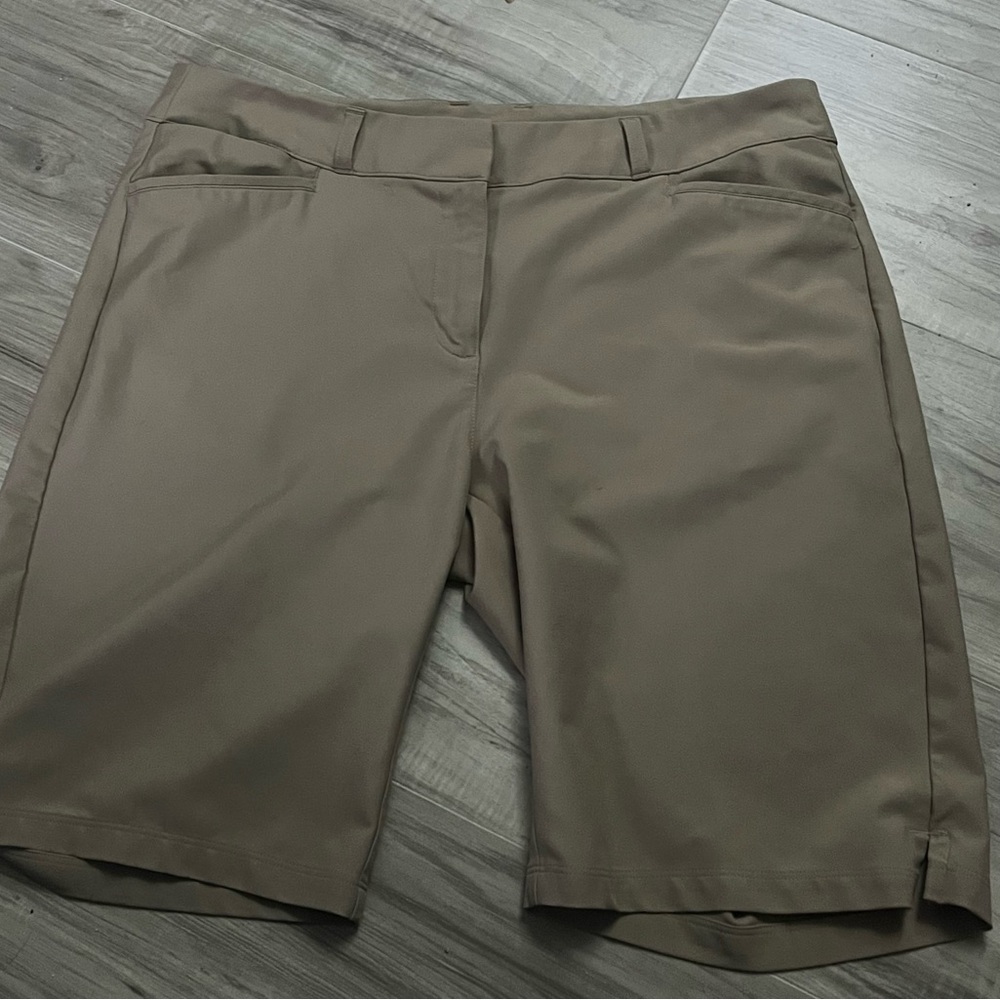 Adidas women’s active Bermuda shorts 10” inseam size 12